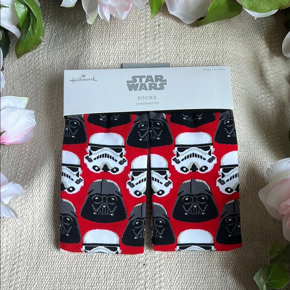 🧦Hallmark Star Wars  Socks - Red and Black